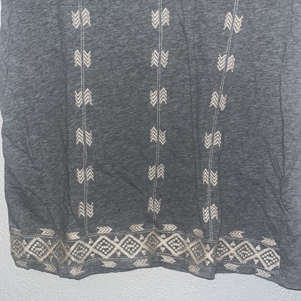 J Crew geometric embroidered tee - Picture 2 of 7